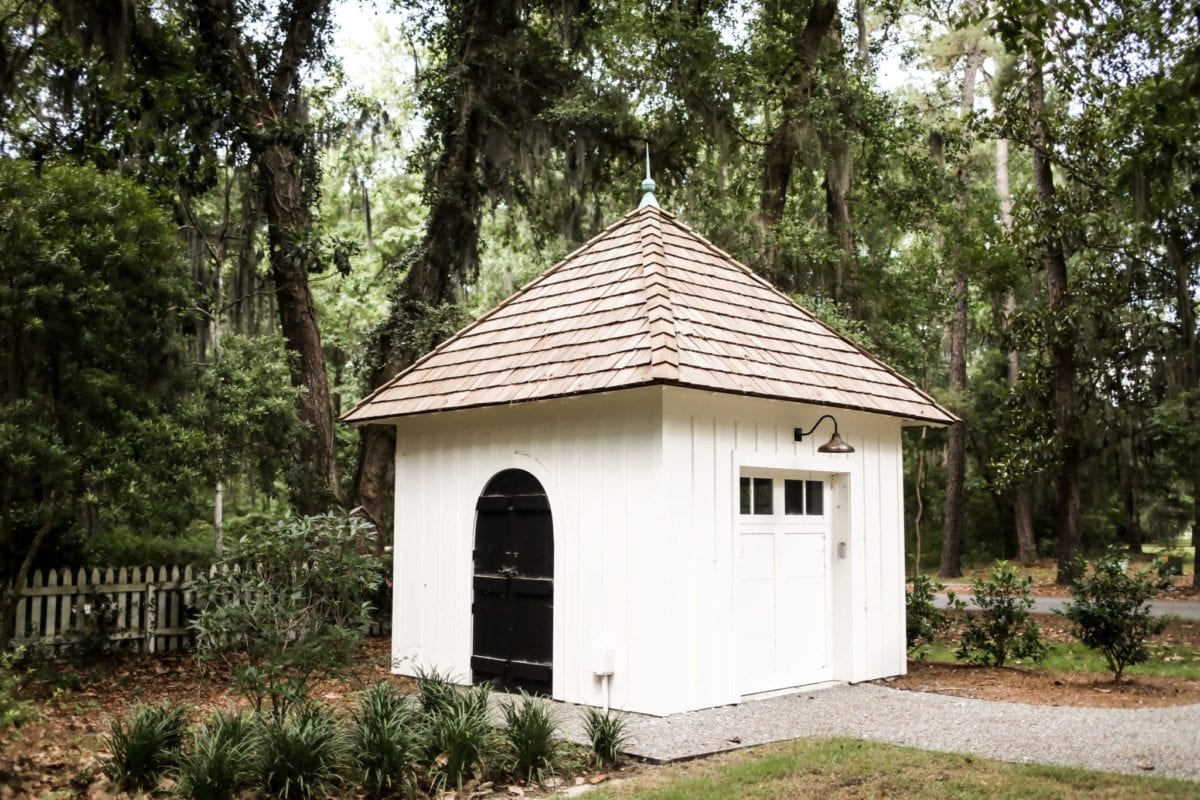 Coastal style seperate garage for golf cart