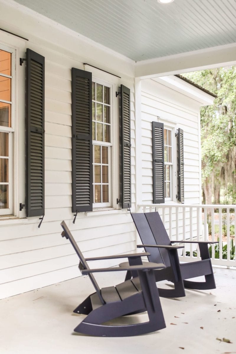 Front porch of Classic Southern Estate home by Reno Architecture